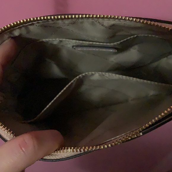 Med size micheal kors bag . - Picture 2 of 2